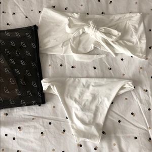 437 leo top and bottom